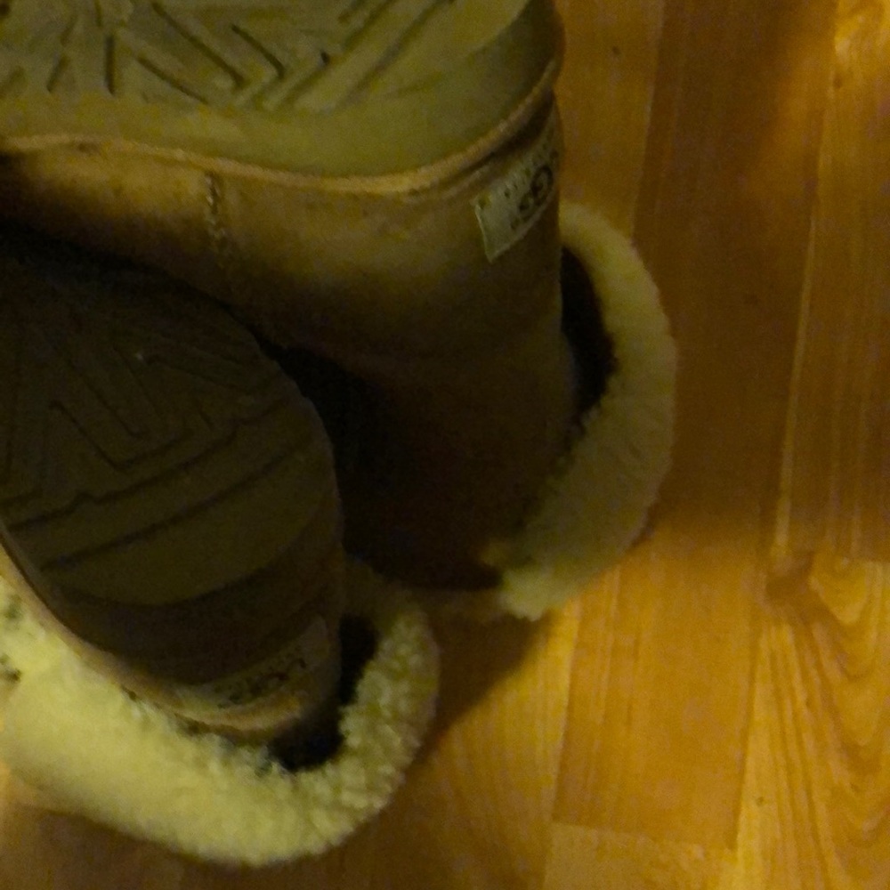 Boots - Picture 3 of 3